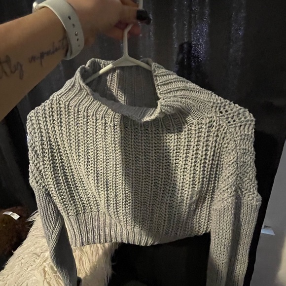 Tons of clothes! Doing a closet clean out, everything I’m selling for cheap! - Picture 3 of 14